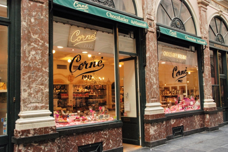 chocolaterie-CARROS-min_chocolate_chocolaterie_shop_luxury_chic_gallery_brussels_belgium-558146